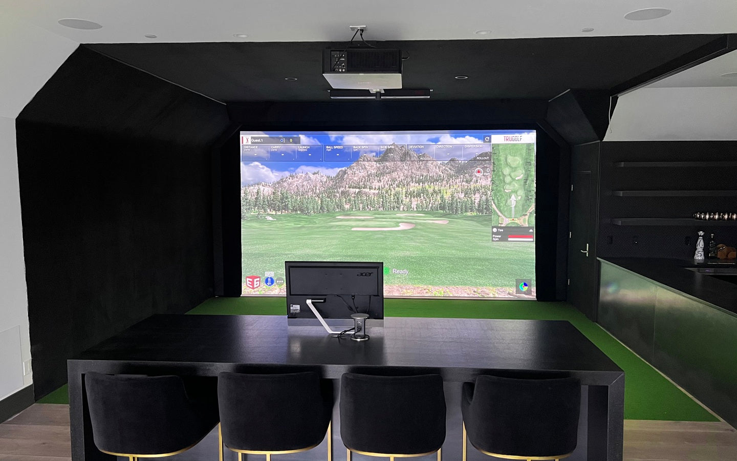 Premium Golf Simulator Enclosures - Comparing DIY, Pro, and Curved Options