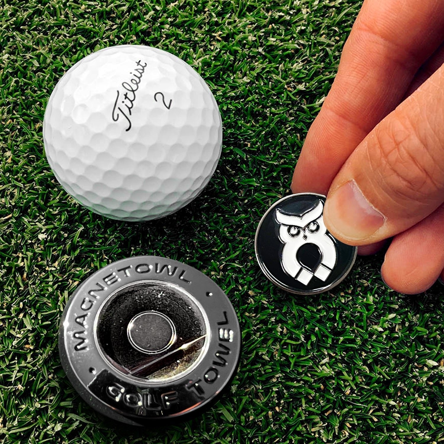 MagnetOwl Magnetic Golf Towel Clip with Poker Chip Marker - Shop.GolfersAuthority